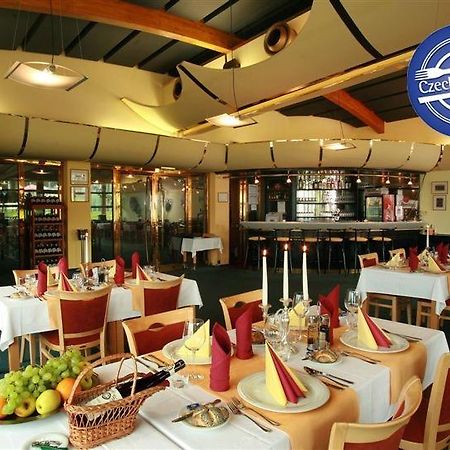 Hotel Nastup Loučná pod Klínovcem Екстериор снимка