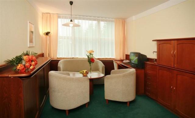 Hotel Nastup Loučná pod Klínovcem Екстериор снимка