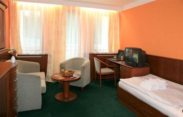 Hotel Nastup Loučná pod Klínovcem Стая снимка