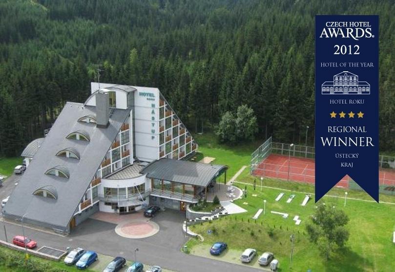 Hotel Nastup Loučná pod Klínovcem Екстериор снимка